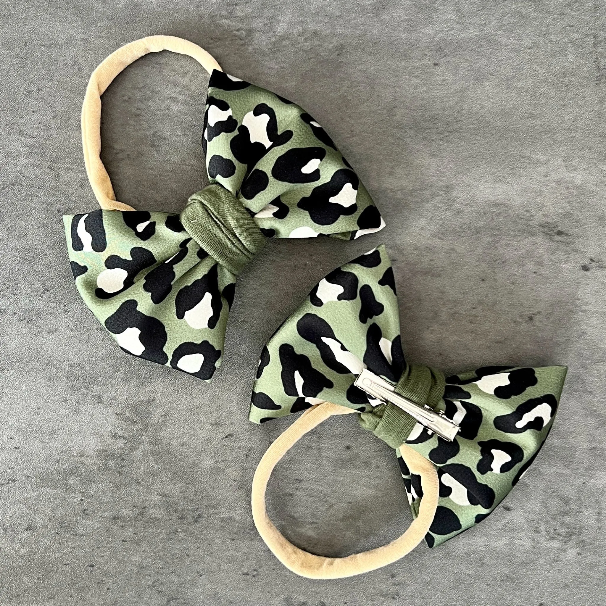 Olive Green Leopard Print Sporty Crop Tee