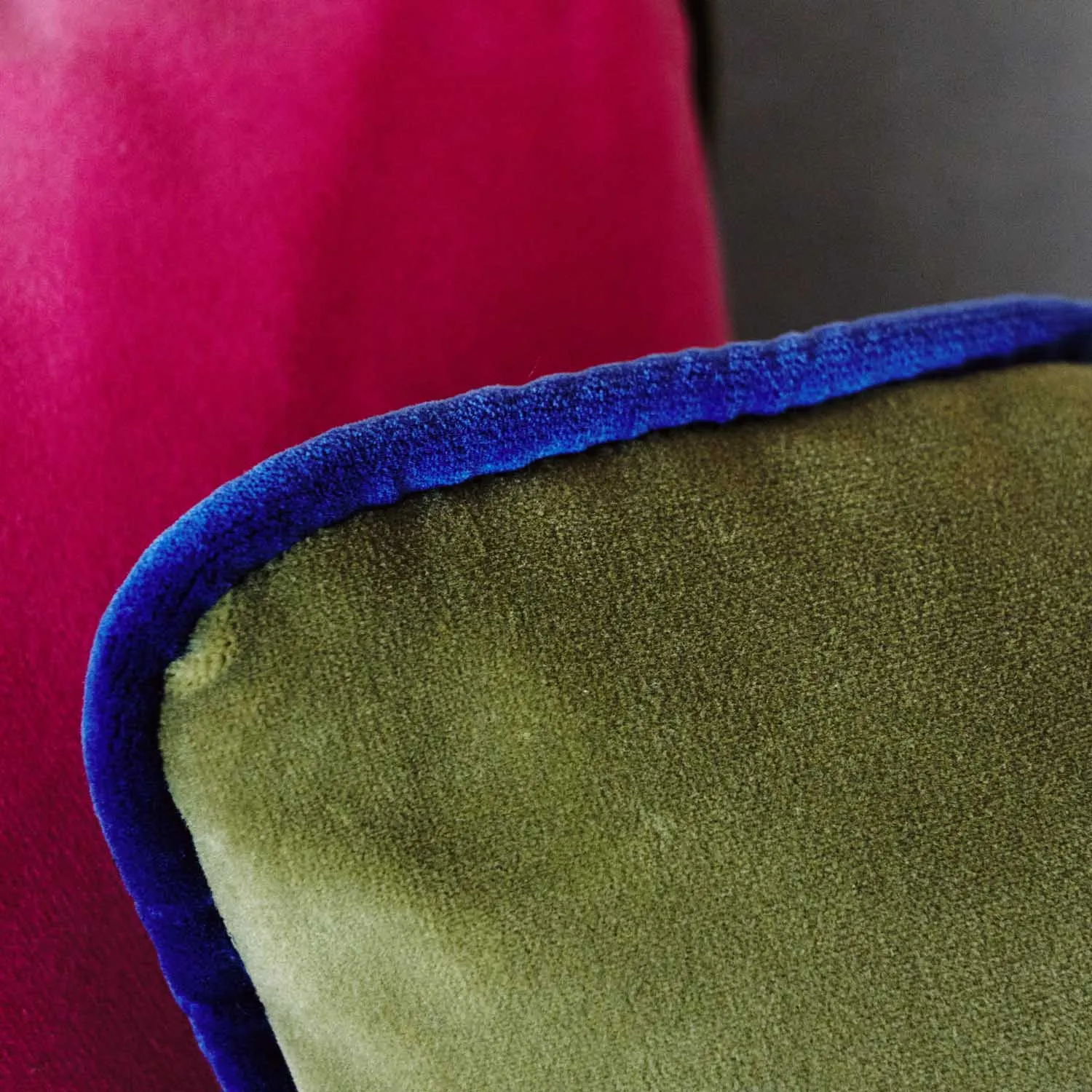 Velvet cushion - Olive green & Lapis blue